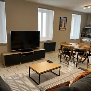 Bel 2 Au Coeur Du Village Apartment Eyragues