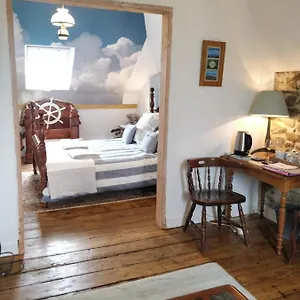 Bed & Breakfast Maison Papillons, Plomodiern